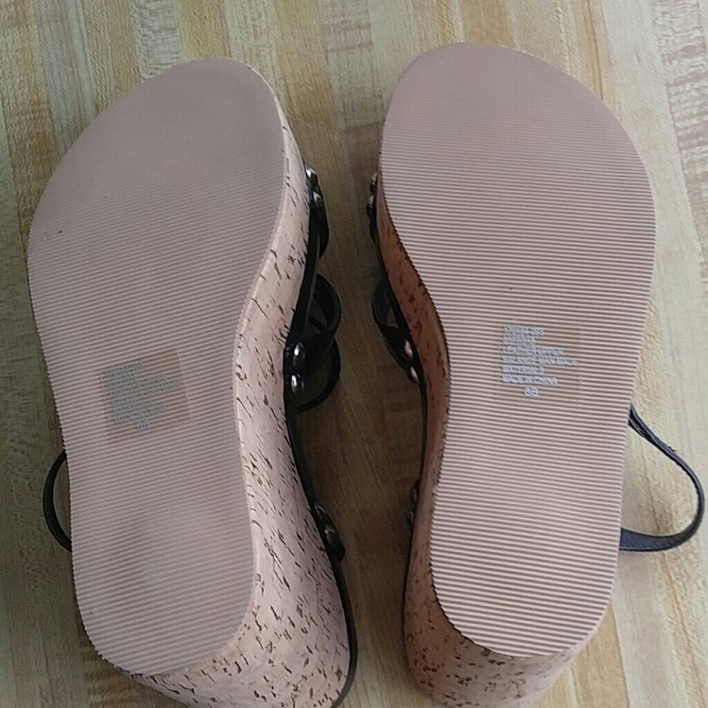 Colin Stuart Wedge Platform Sandals - Picture 3 of 5